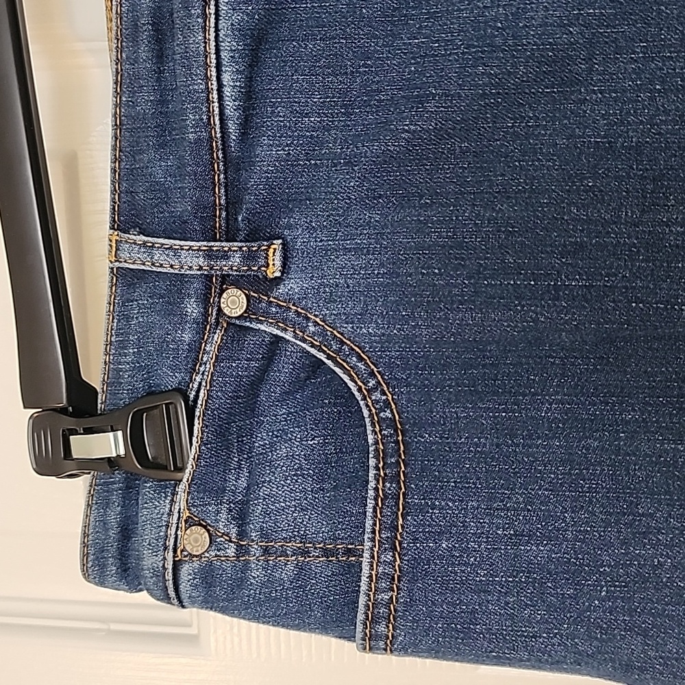 TALBOTS WOMAN'S JEANS - Picture 3 of 12